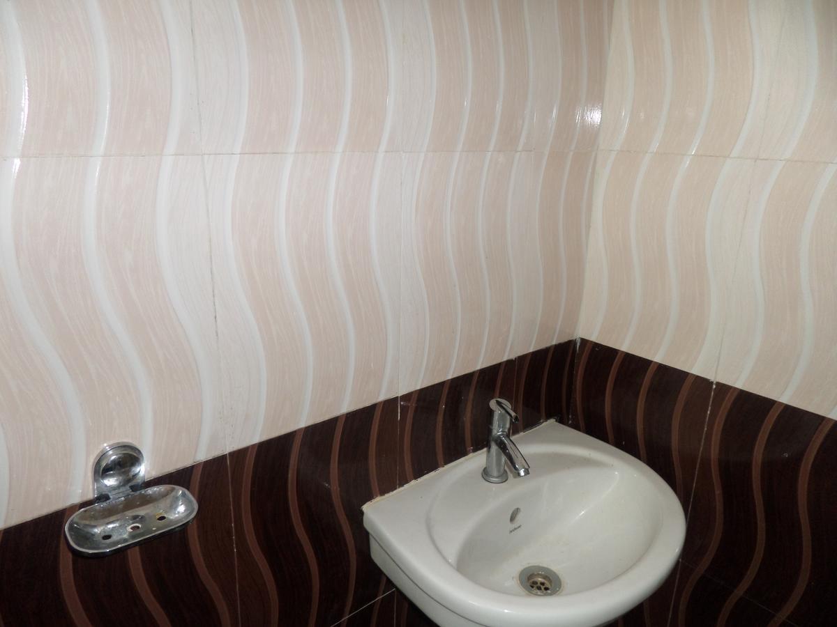 Hotel Riya-Raj Lodging Titwala Quarto foto